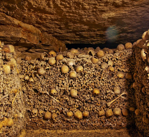 человеческие останки в катакомбах