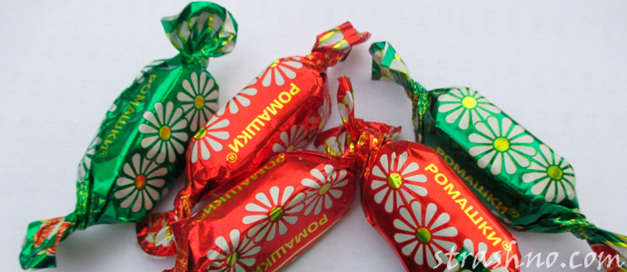 шоколадные конфеты на столе