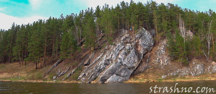 прибрежные скалы