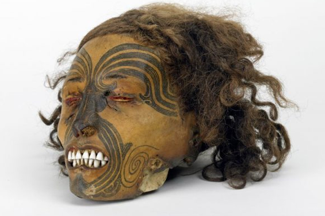 Маска Маори
