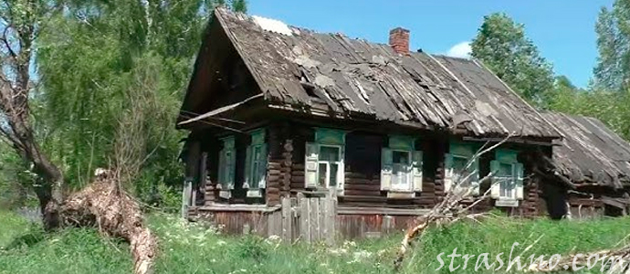 заброшенный деревенский дом