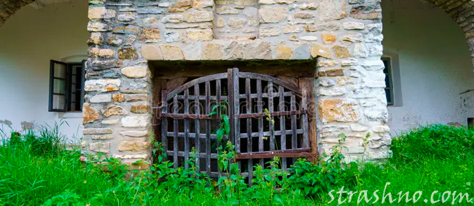 призрак в подвале старого дома
